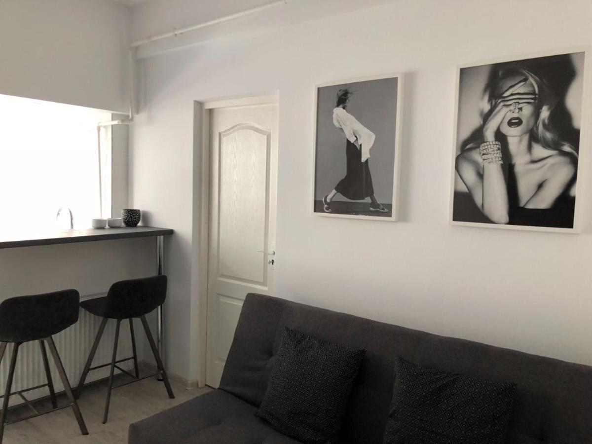 Staycity Modern Apartment Bukarest Exteriör bild